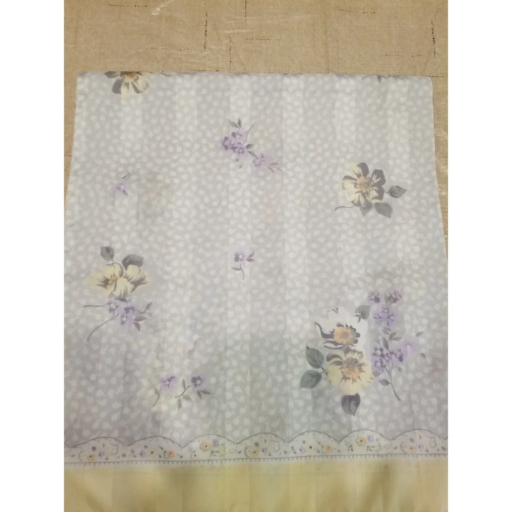 Vtg Women's Neck Scarf Gray/Floral Victorian Granny Rectangle‎ Dante Whimsical